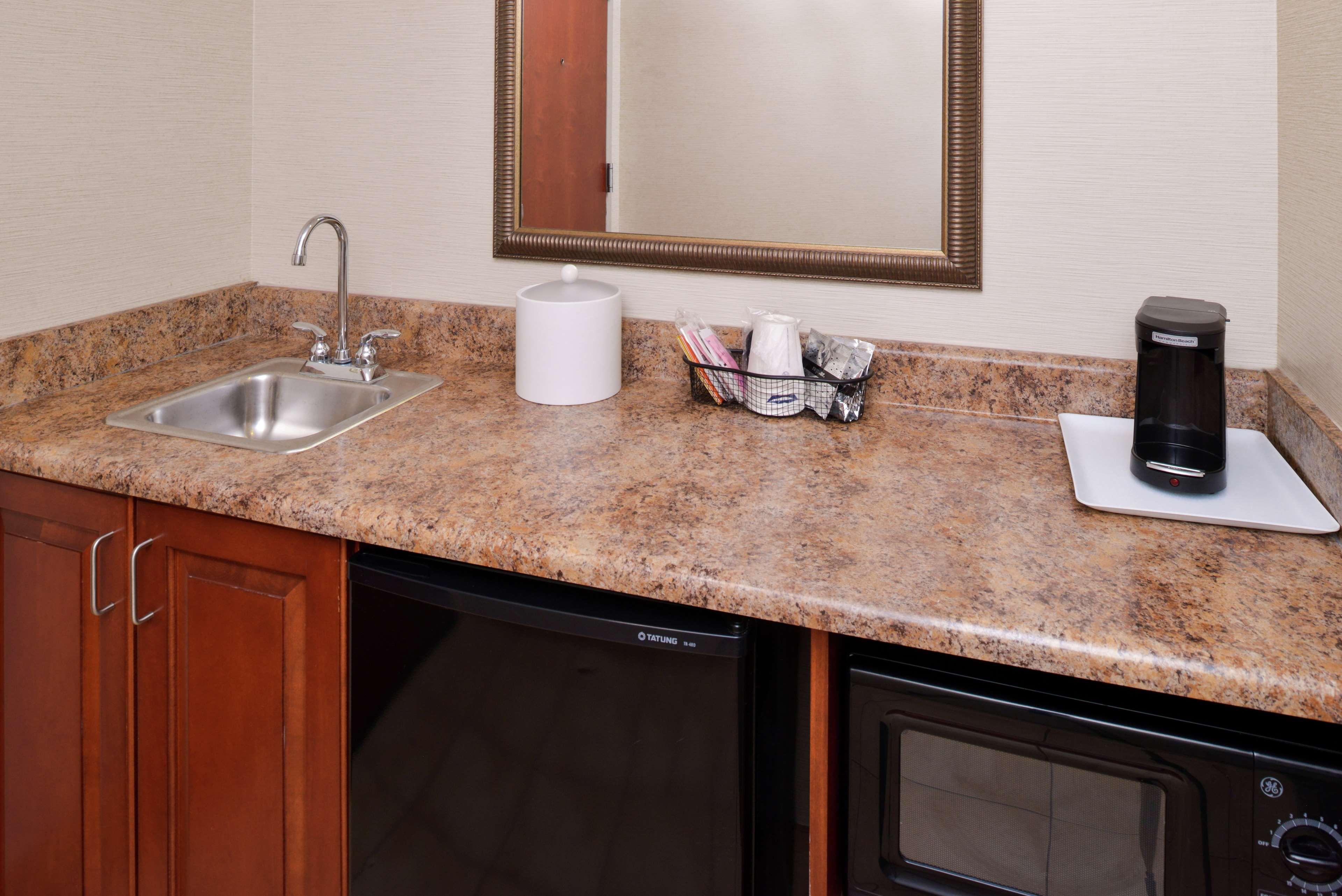 Hampton Inn & Suites Уилмингтън Екстериор снимка