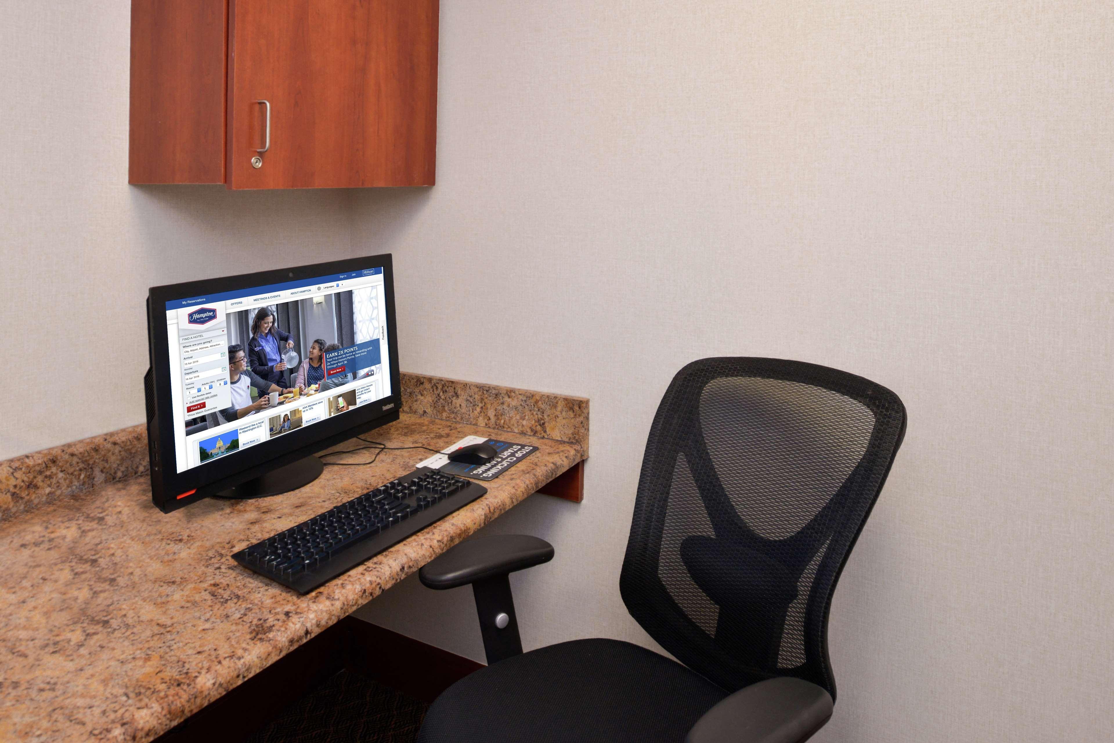 Hampton Inn & Suites Уилмингтън Екстериор снимка