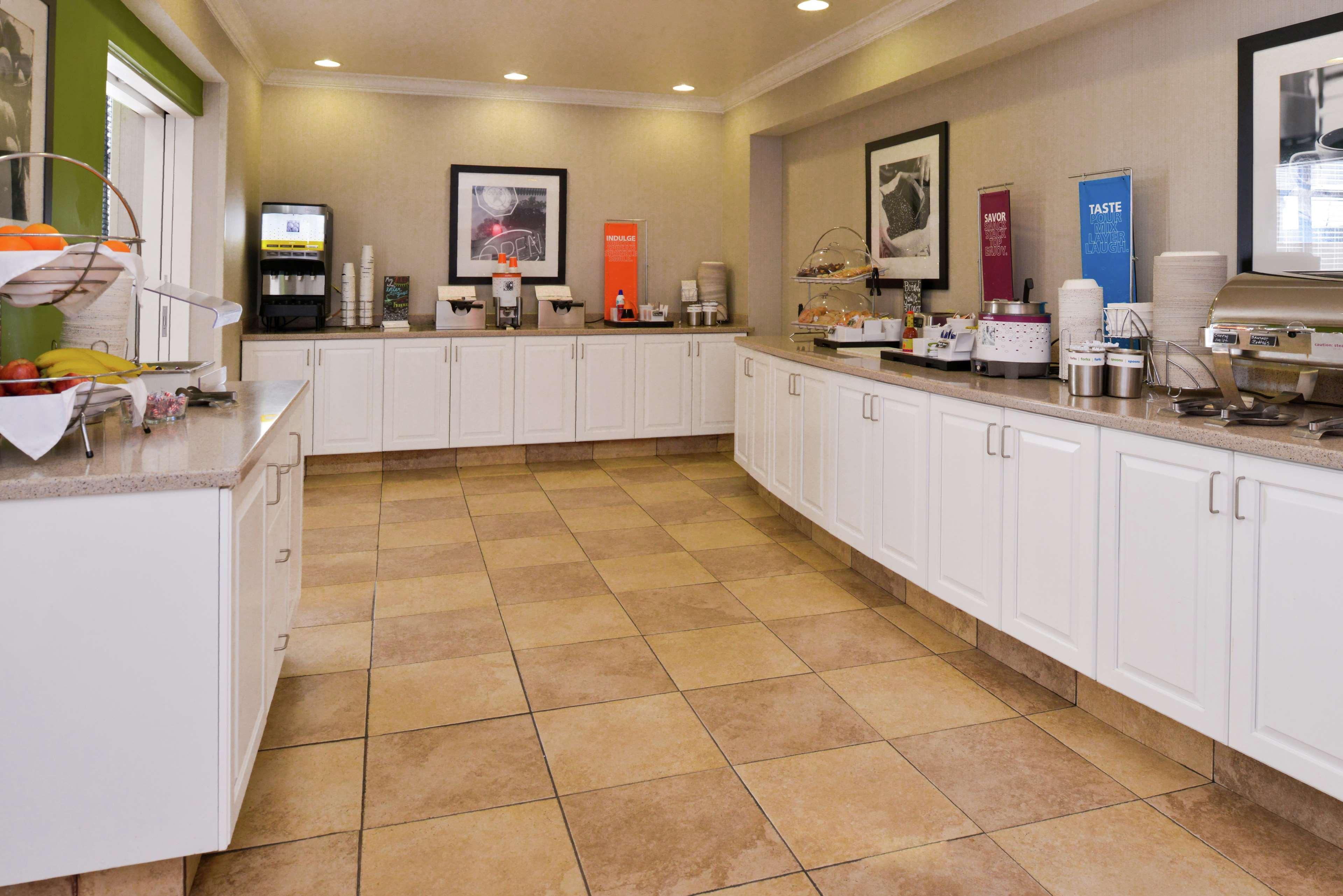 Hampton Inn & Suites Уилмингтън Екстериор снимка
