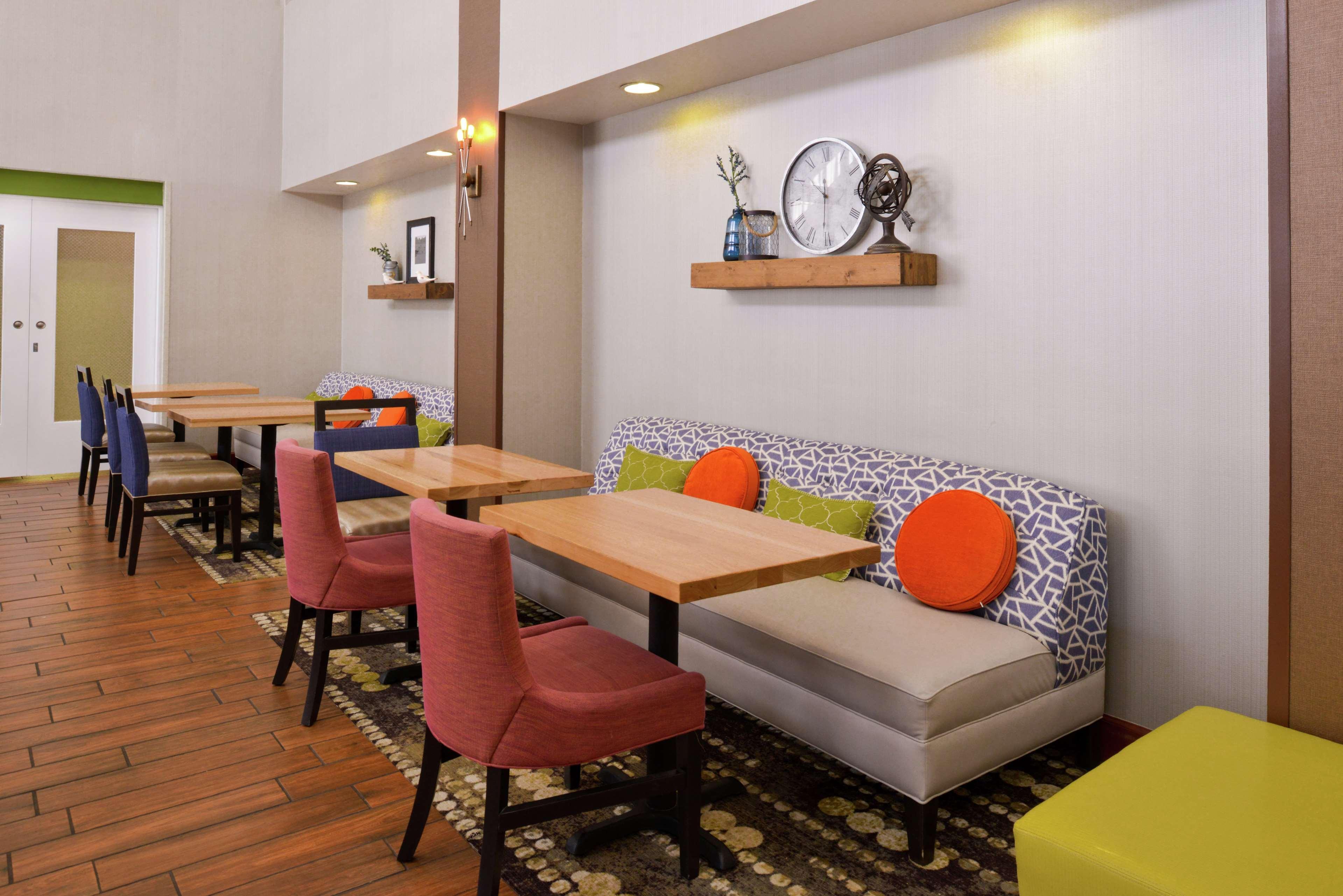 Hampton Inn & Suites Уилмингтън Екстериор снимка