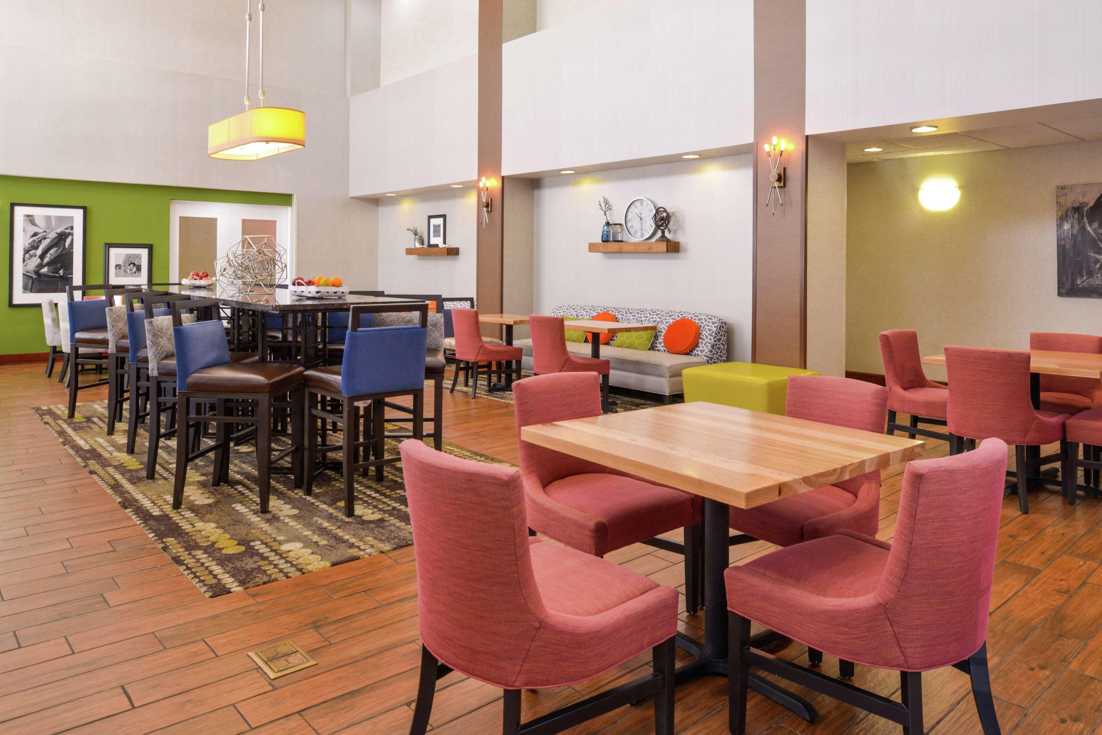Hampton Inn & Suites Уилмингтън Екстериор снимка
