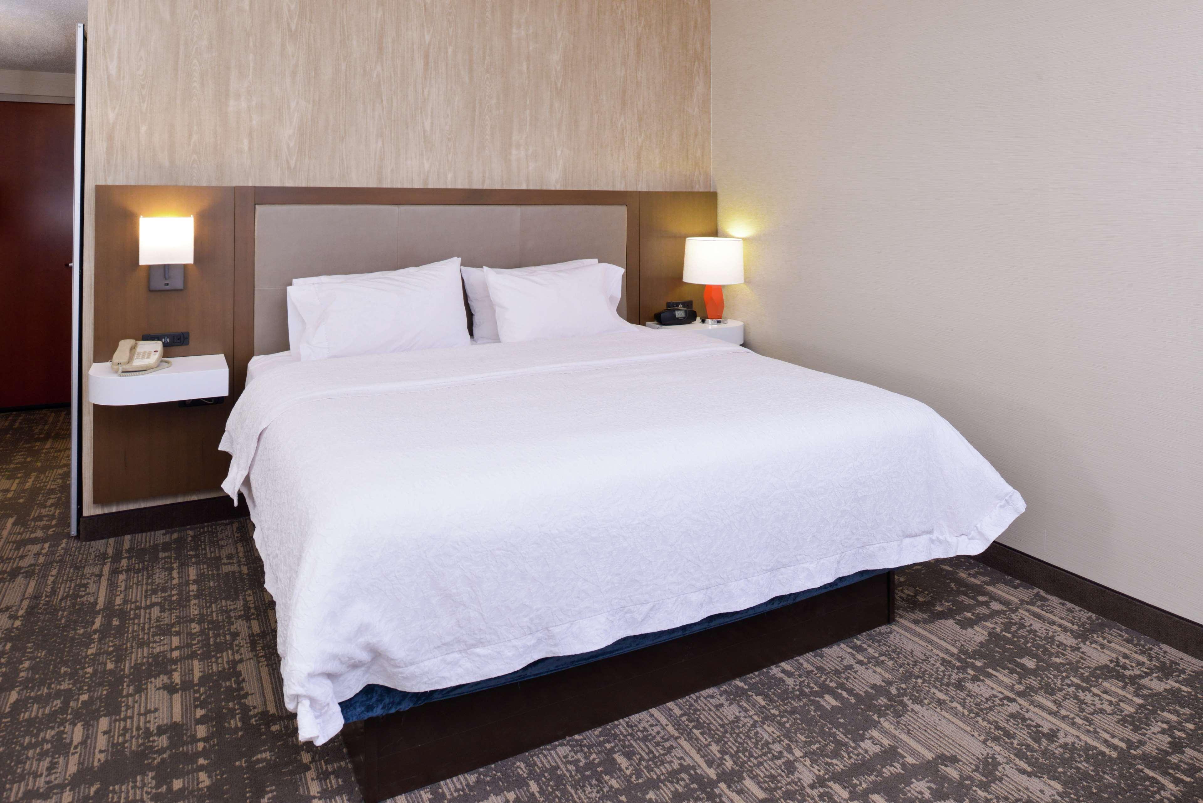 Hampton Inn & Suites Уилмингтън Екстериор снимка