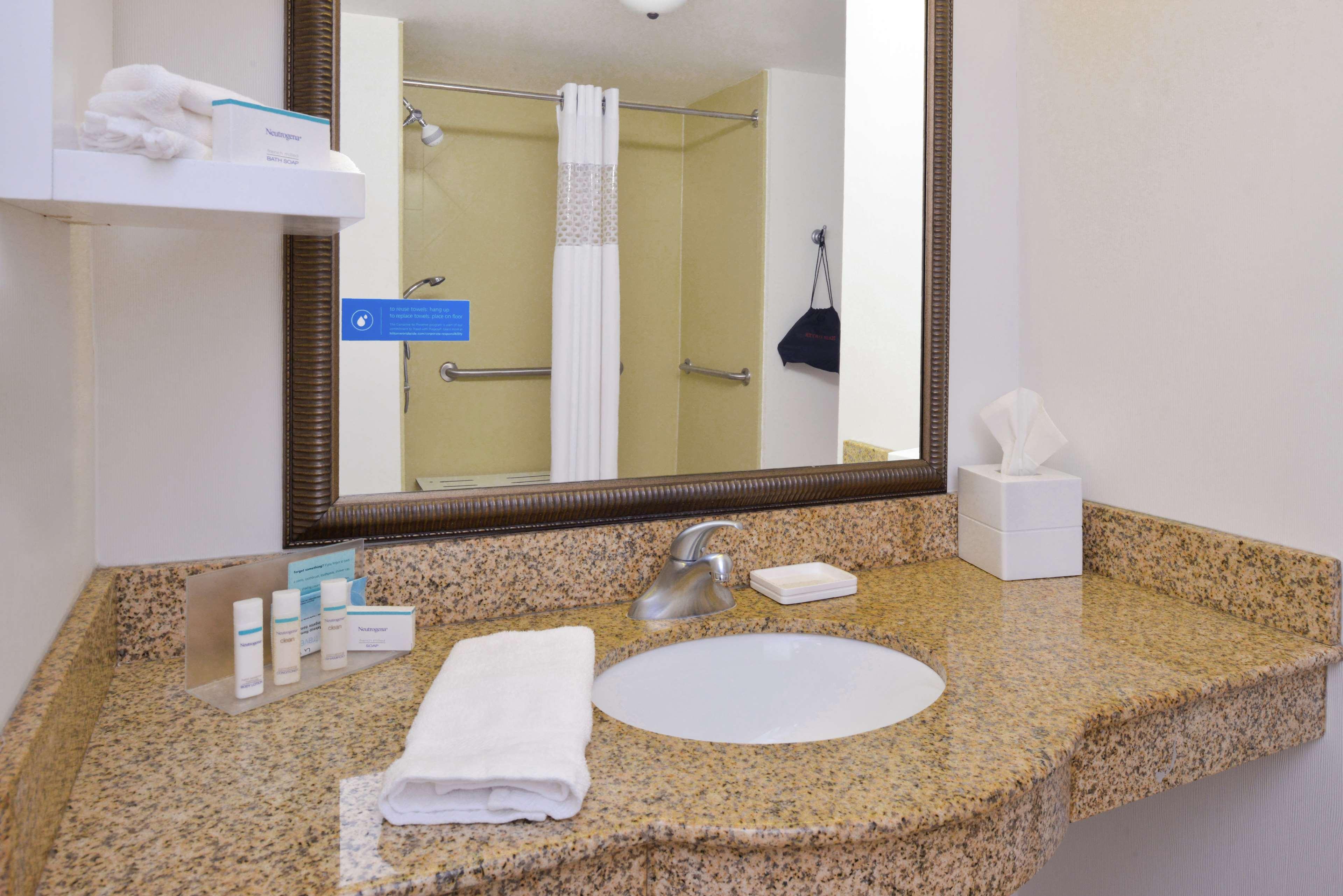 Hampton Inn & Suites Уилмингтън Екстериор снимка